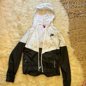 Nike windbreaker size small black and white